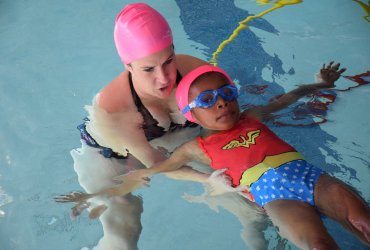 "LES CLASSES BLEUES" À LA PISCINE